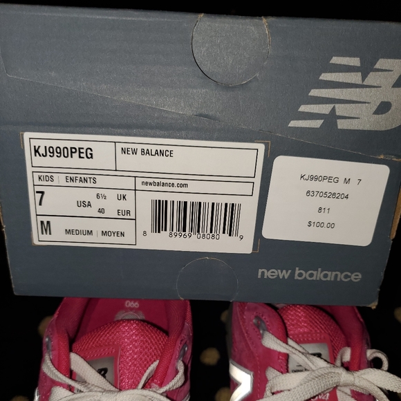 New Balance - Picture 2 of 3